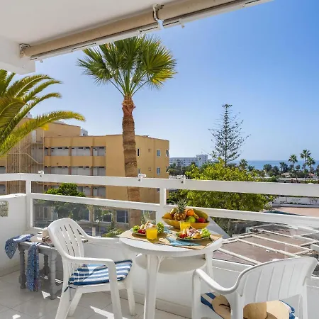 301 Great Location Compact Studio, Closed Pool *