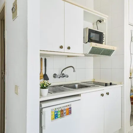 Apartament 301 Great Location Compact Studio, Closed Pool *